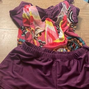 Selling a swimsuit It’s a pretty color